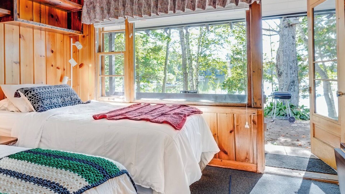 Presque Isle Apartment | Cozy Updated Lakeside Retreat W/Full Kitchenette