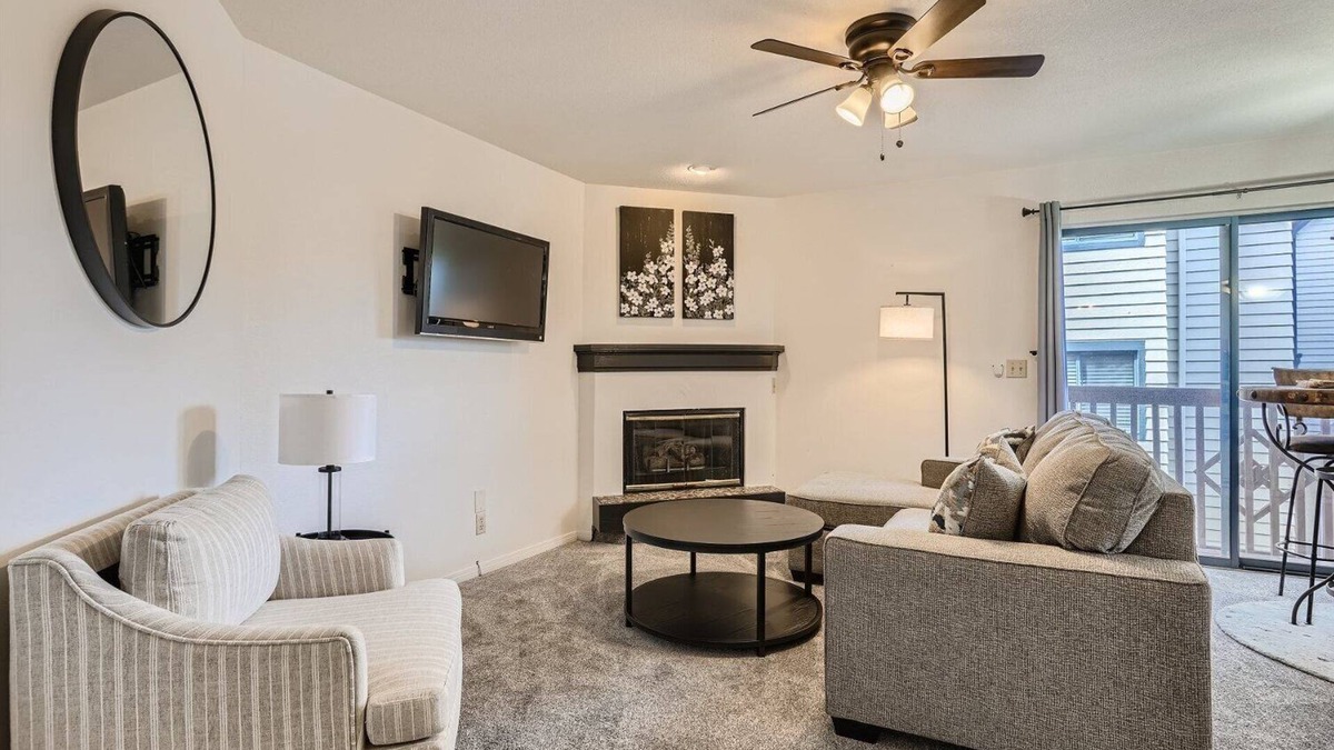 Englewood Condo | Cozy, Upgraded, 1 Bdrm condo in DTC