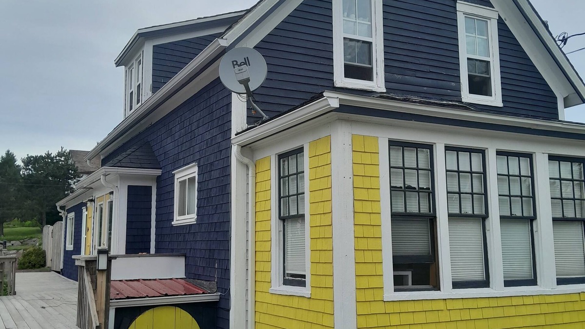 St. Martins Apartment | Cozy upper apartment across from the Bay of Fundy.