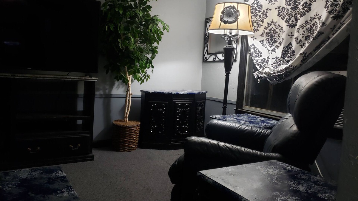Pipestone House | Cozy Upper Apartment at Hiawatha House near Pipestone National Monument