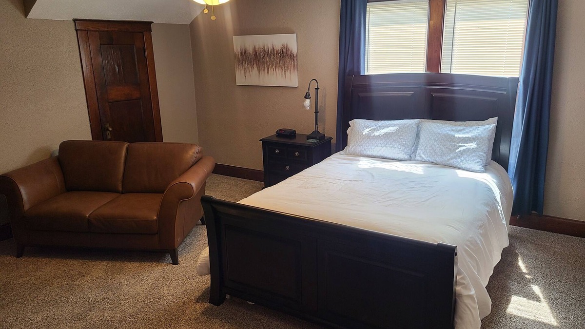 Carthage Apartment | Cozy upstairs bungalow