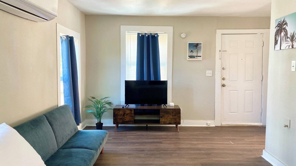 Wichita Falls Apartment | Cozy Upstairs Studio with Fast WiFi + Full Kitchen. Centrally Located!