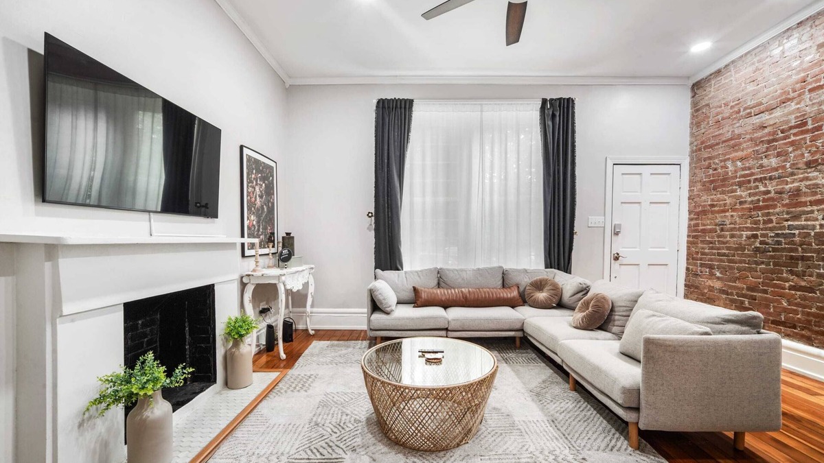 Shelby Park House | Cozy Urban Oasis Haven in St Catherine Louisville!