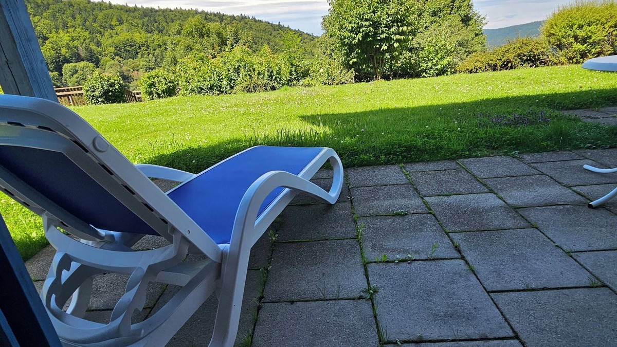 Schofweg Apartment | Cozy vacation apartment with terrace, garden view and underground parking in Sonnenwald