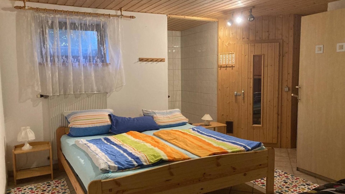 Tiefenbach Apartment | Cozy vacation apartment with terrace and pool