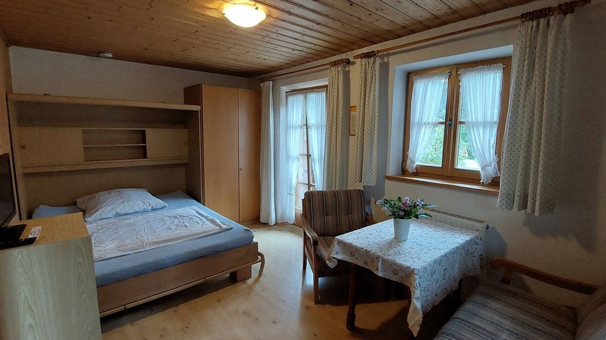 Weissbach an der Alpenstrasse Apartment | Cozy vacation apartment 3, 25 sqm