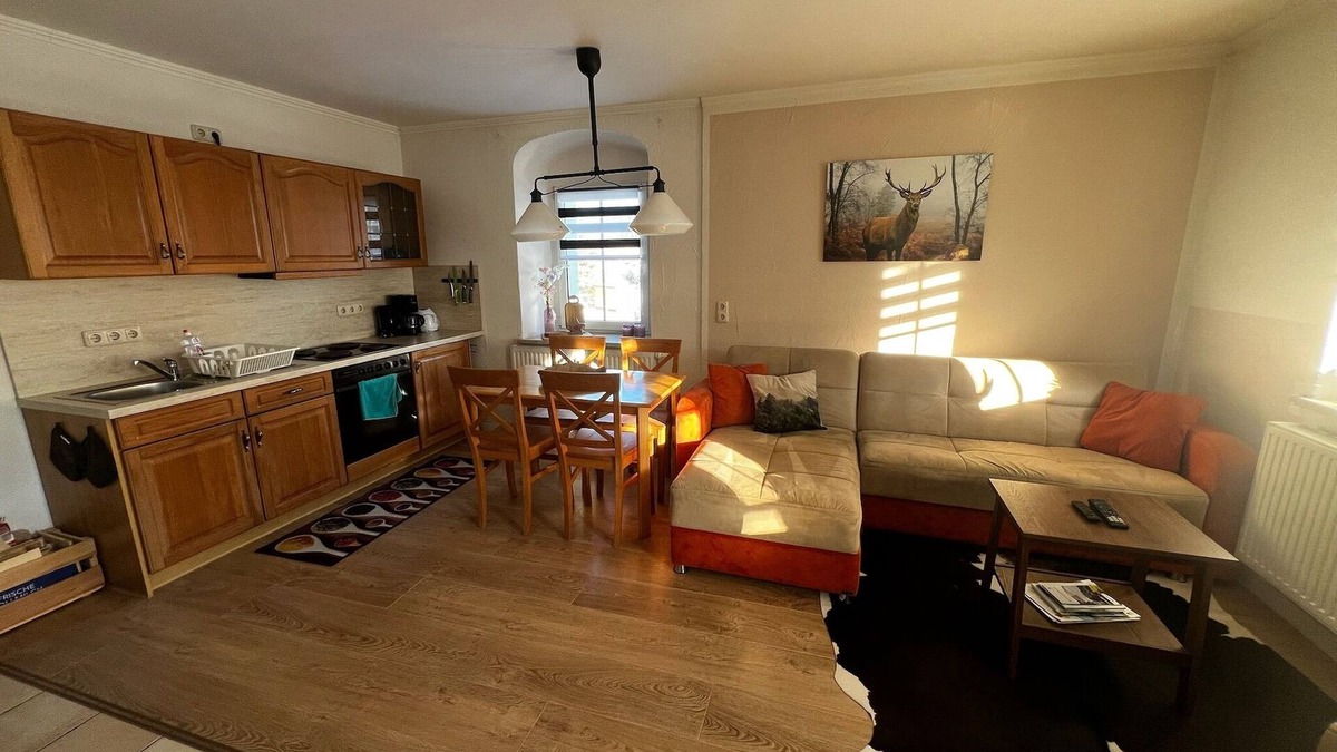 Carlsfeld Apartment | Cozy vacation apartment with fireplace on the ski slope! Children & pets welcome!