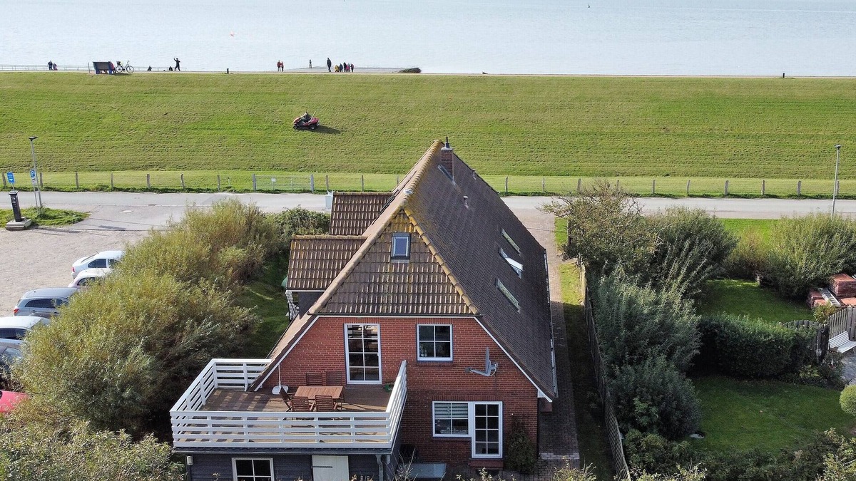 Dagebuell Apartment | Cozy vacation apartment Godewind directly on the dike