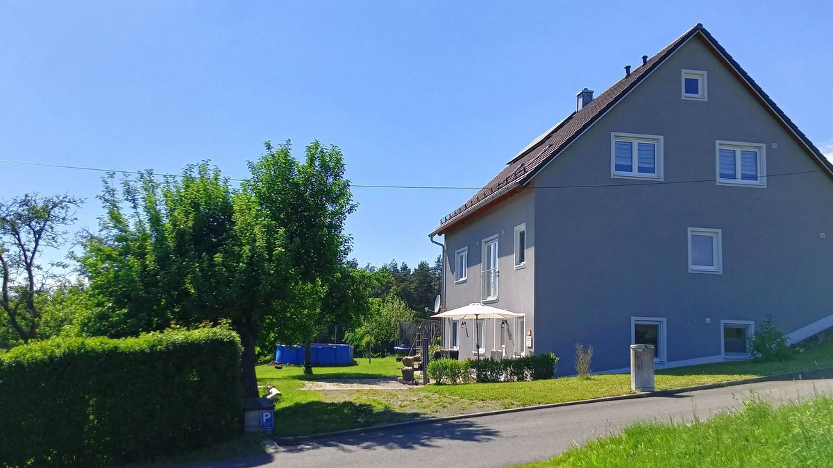 Kemnath Apartment | Cozy vacation apartment (74 sqm) with terrace for up to 4 people