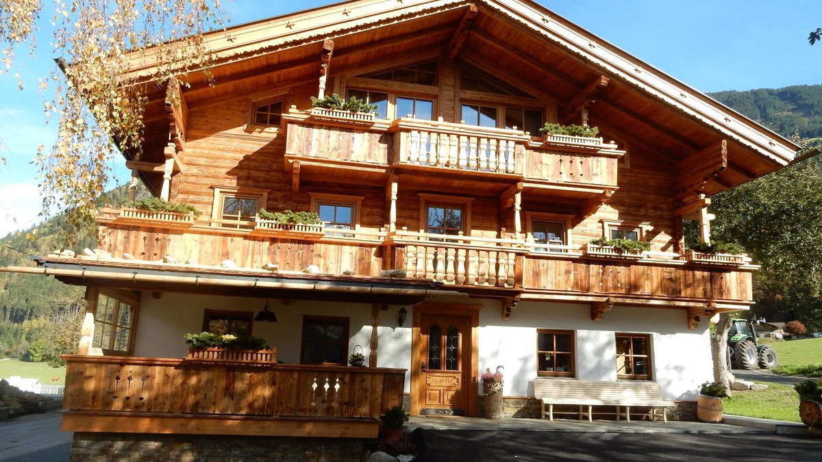 Stumm Apartment | Cozy vacation apartment on a farm in the Zillertal