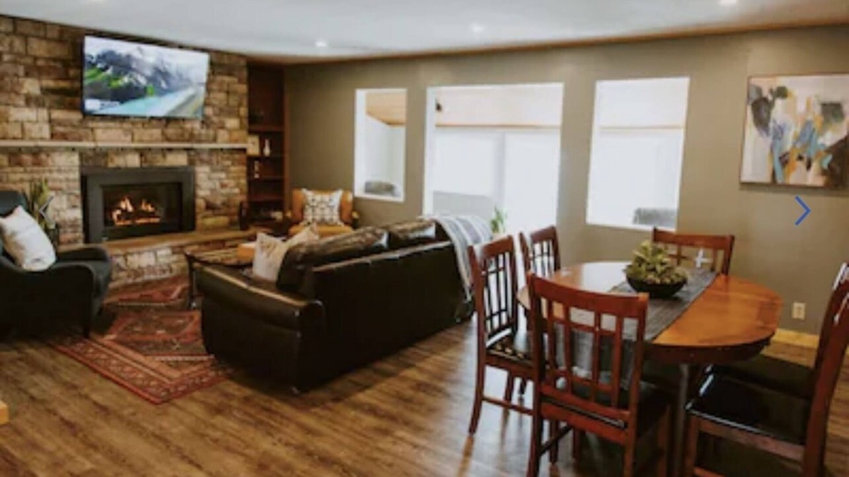 Webster Cabin | Cozy Vacation Cottage on the Lake with Hot Tub!