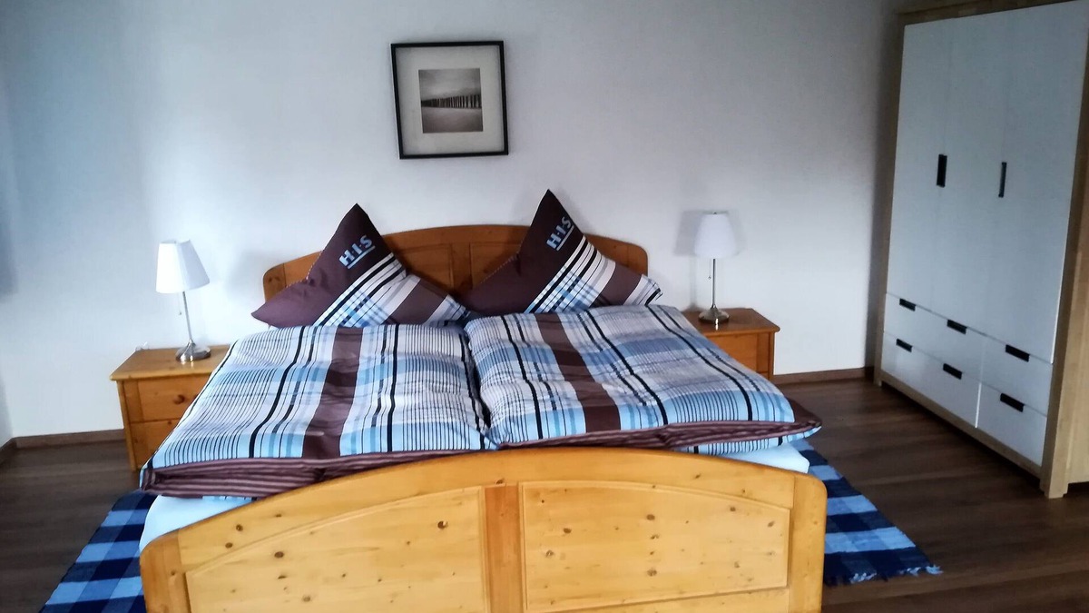 Flintsbach A. Inn Apartment | Cozy vacation apartment in Flintsbach with view to the Petersberg, 85 sqm, up to 4 persons