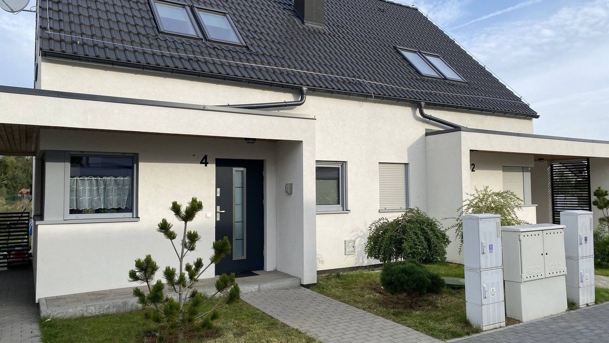 Trzesacz House | Cozy vacation home 600m from the Baltic Sea. Pet friendly!