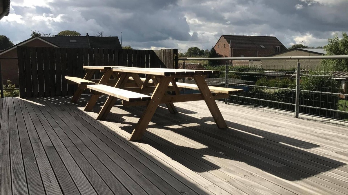 Heers House | Cozy Vacation Home for 8 Persons in Heers