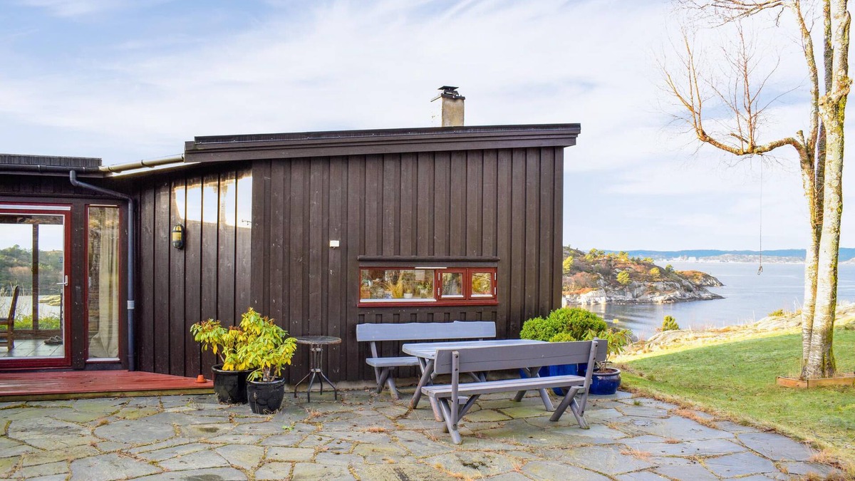 Sveio House | Cozy vacation home in a great location near the fjord.