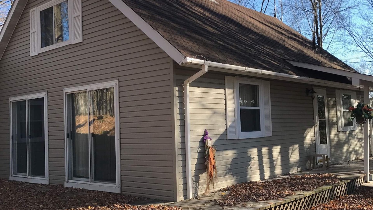 Lakewood House | Cozy vacation home nestled in a quiet wooded area. Near town but private