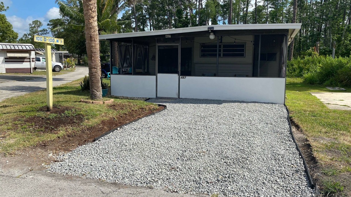 National Gardens House | Cozy Vacation Rental, Perfect for short term, Snowbirds & Traveling Nurses
