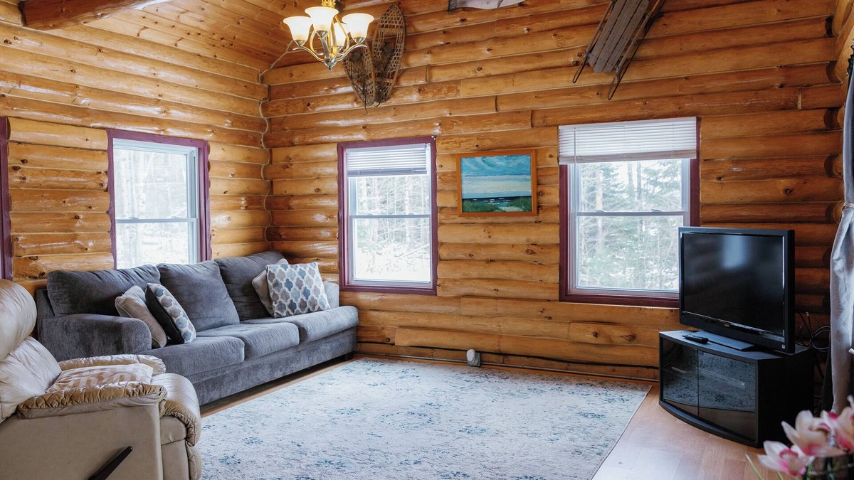 Lyndonville Cabin | Cozy Vermont Cabin