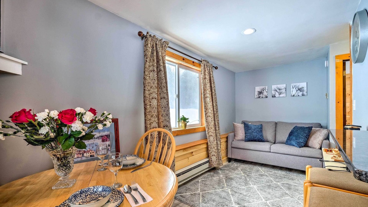 Wilmington Condo | Cozy Vermont Getaway Near Slopes, Hikes & Bites!