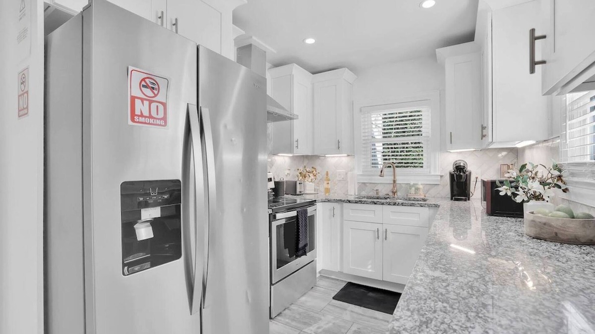Peachtree Park House | Cozy Vibe Buckheadmessage Now for Summer Special