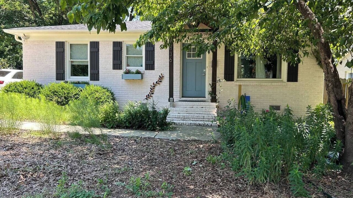 Villa Heights Cottage | Cozy Villa Heights Cottage