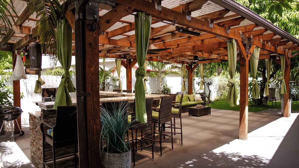Miami Gardens Boat Rental | Cozy Villa Near Hard Rock Stadium