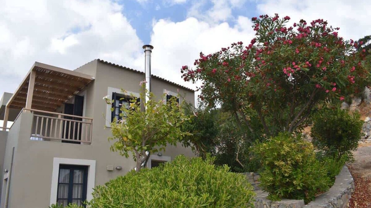 Stalida House | Cozy Villa with Sea View, Private Balcony & Terrace