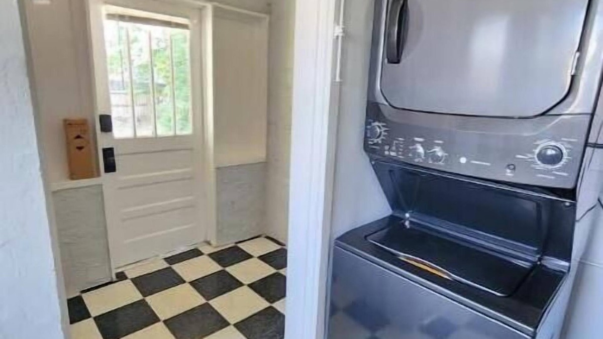 Colonialtown North House | Cozy Vintage Bungalow @Mills50 District