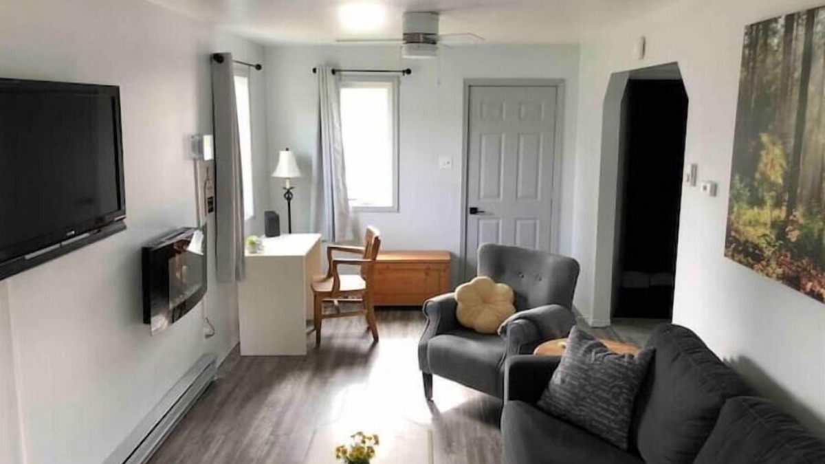 Sioux Lookout House | Cozy walk in ready tiny home in the heart of town, walking distance to hospital