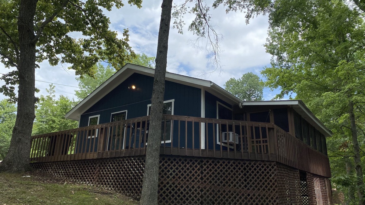 Se Ree House | Cozy Waterfront Cabin on Rough River Lake