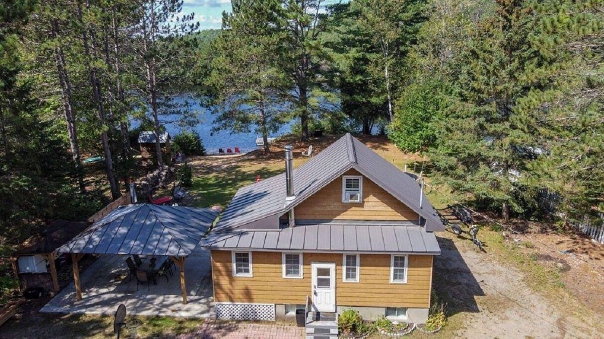 Bowman Cottage | COZY WATERFRONT COTTAGE - 45MIN FROM GATINEAU