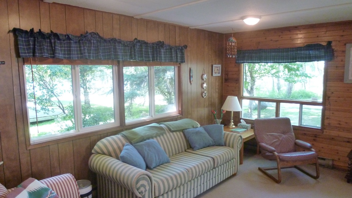 Grand Beach Cottage | Cozy Waterfront Cottage in Grand Beach Manitoba