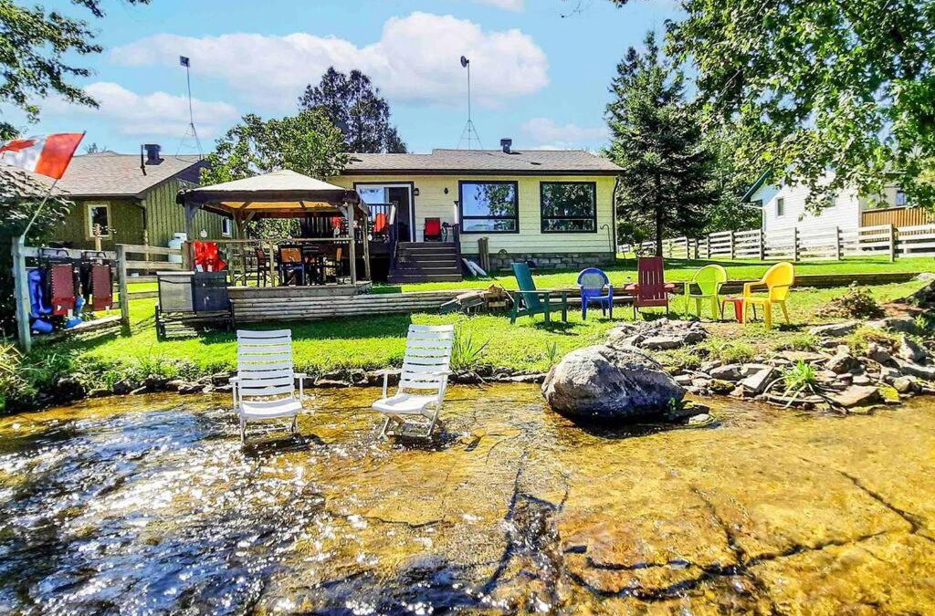 Drummond-North Elmsley Apartment | Cozy Waterfront Cottage, WiFi-Netflix-Dog Friendly