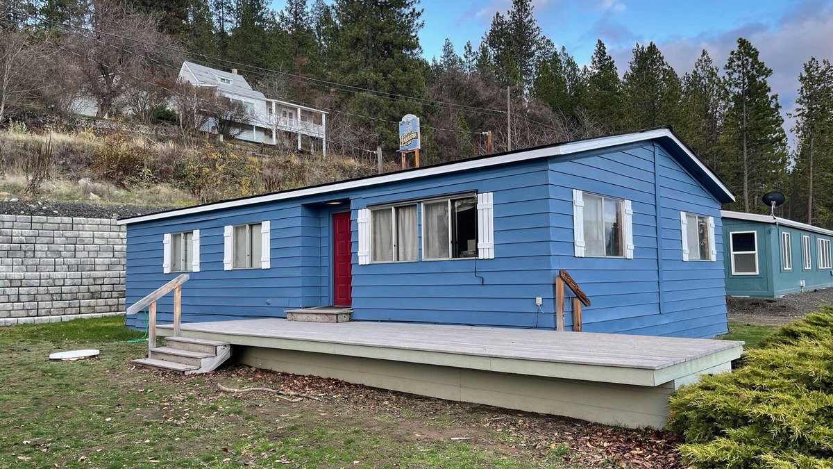 Harrison House | Cozy, waterfront home on Lake Coeur d'Alene - walk to downtown Harrison