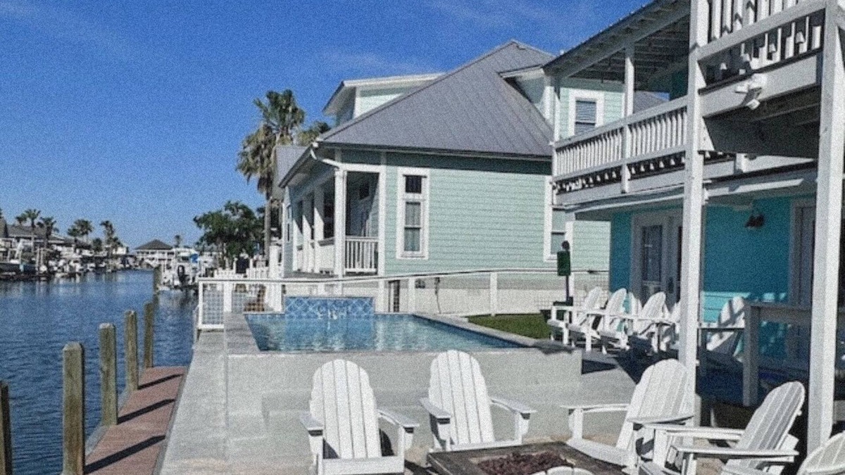 Key Allegro House | Cozy Waterfront Paradise- New Pool, Firepit, massage chair, 100yd to LittleBay