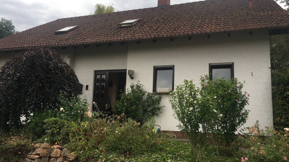 Hunfelden Apartment | Cozy, well-equipped accommodation - centrally located to Frankfurt .