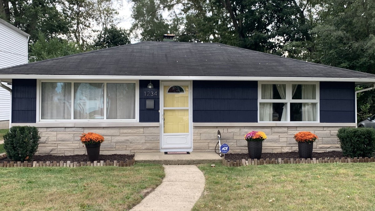 Keller Park House | Cozy, well stocked guest home ready for your stay!