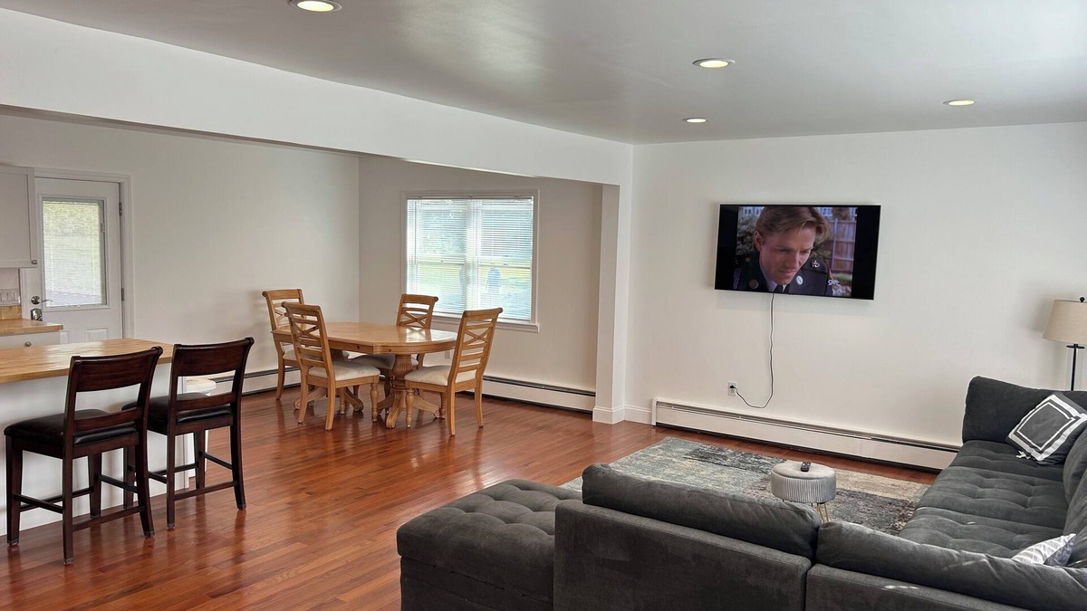 New Fairfield House | Cozy Westchester Retreat w/Fast Wi‑Fi