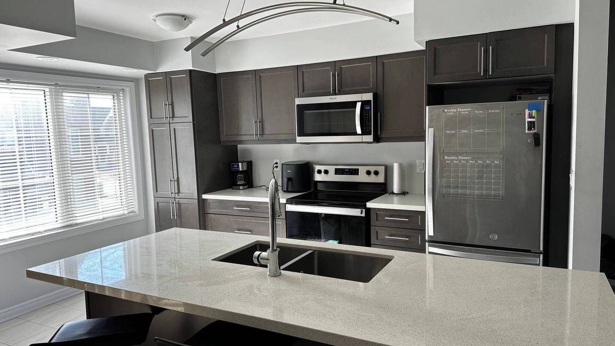 Whitby House | Cozy Whitby Retreat - 2 Bedroom Private House