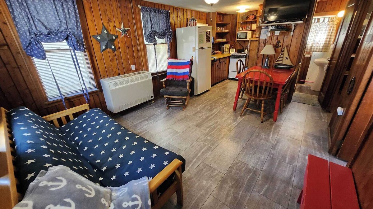 Oscoda Cottage | Cozy Windjammer Cottage on Great Lake Huron