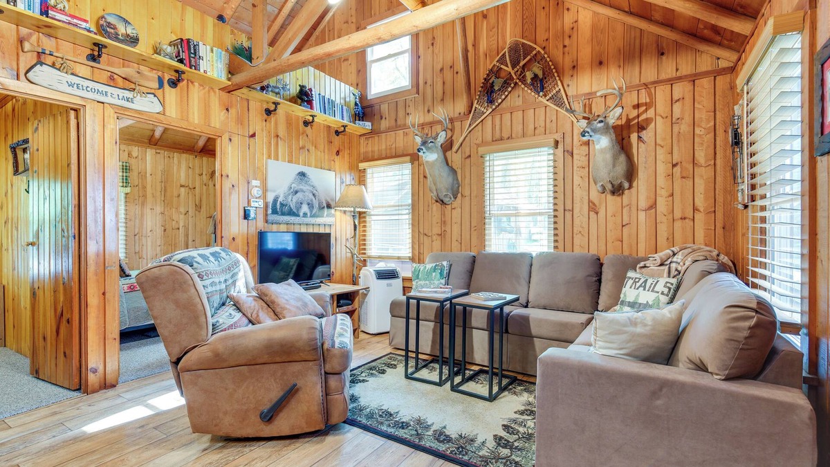 St Germain Cabin | Cozy Wisconsin Getaway w/Dock & Lake Access!
