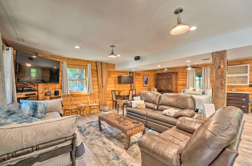 Bassett Apartment | Cozy Wisconsin Studio, 11 Mi to Lake Geneva!