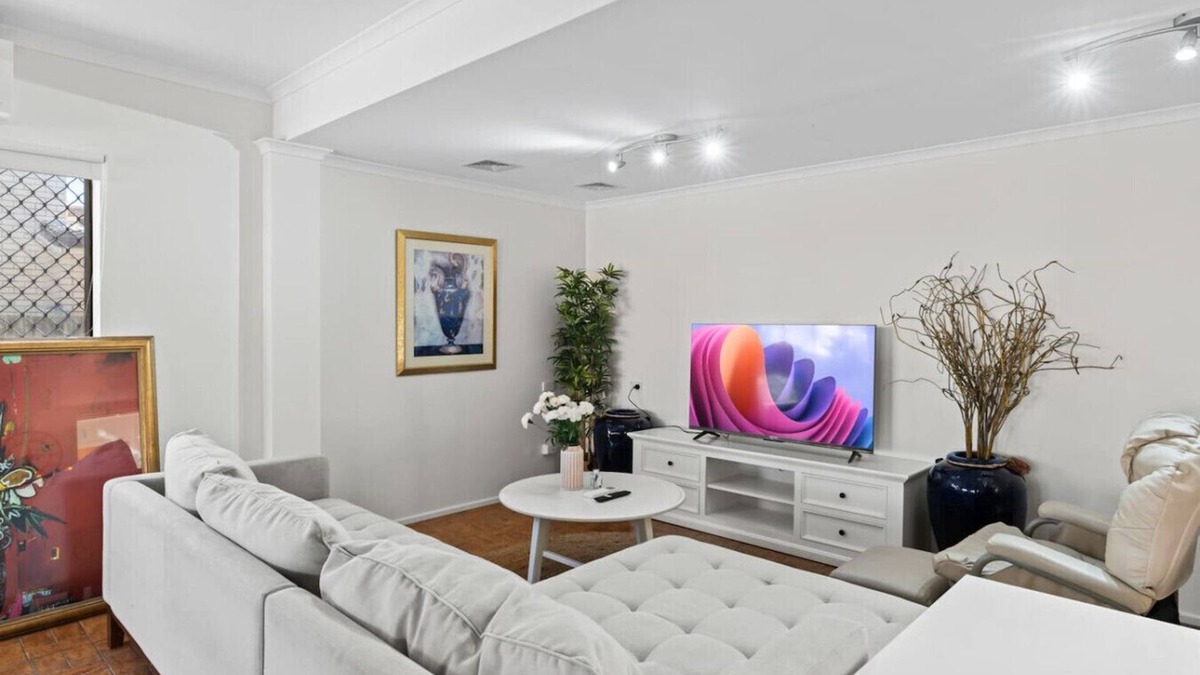 Robertson Apartment | Cozy with Pool 4BD Family Retreat in Robertson