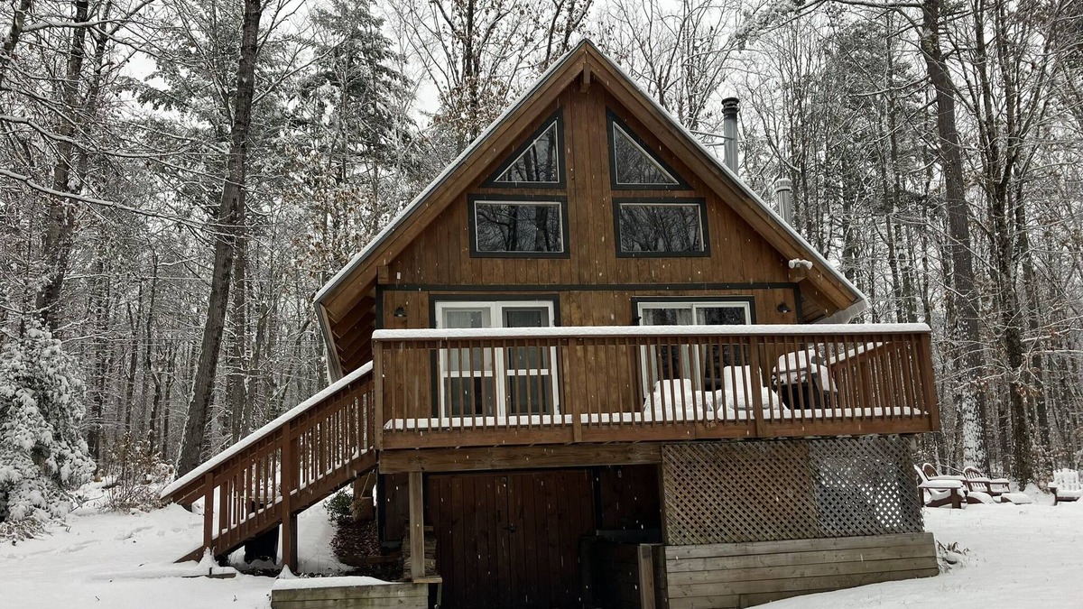 Lovell Ski Chalet | Cozy wooden chalet in the mountains, rivers, and lakes of the White Mountains.