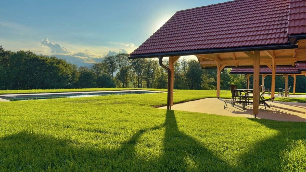 Rassach House | Cozy Wooden Chalet with Heated Pool – Scenic Green Views in Styria