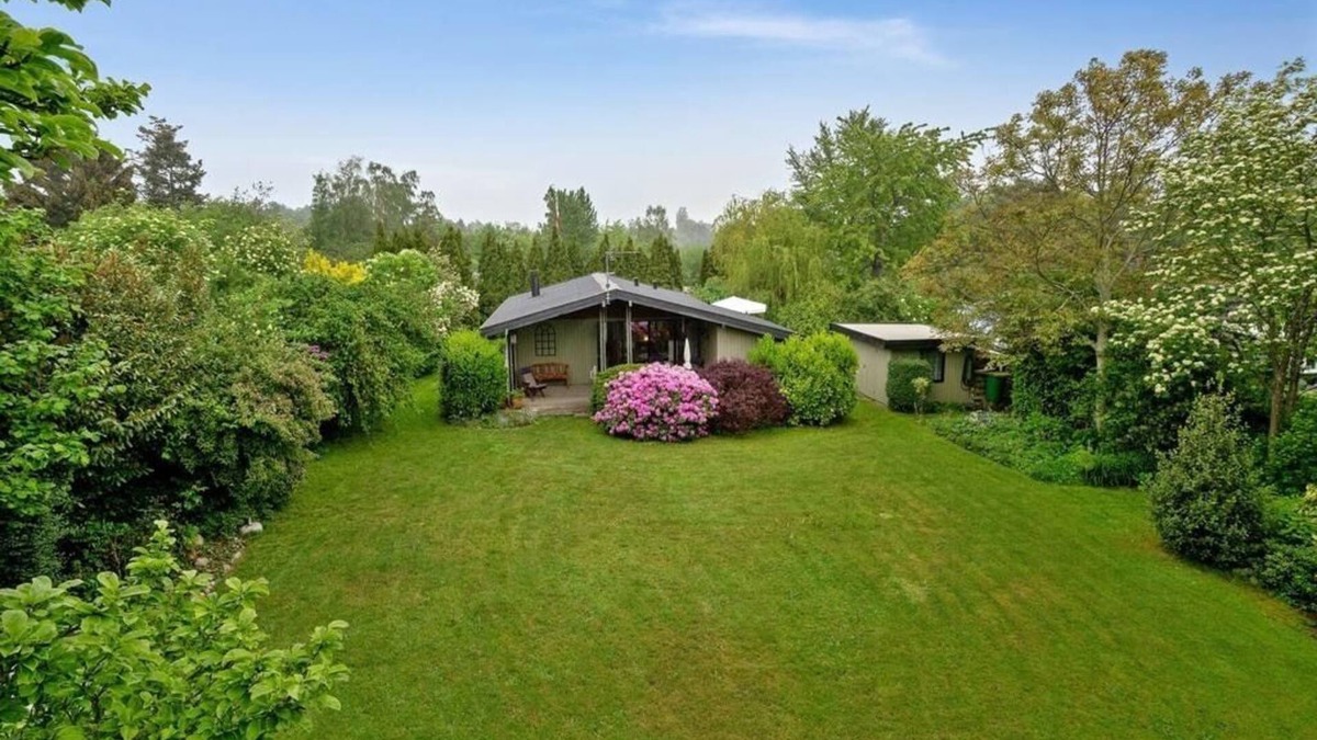 Melby Cottage | Cozy Wooden Cottage House Near Copenhagen