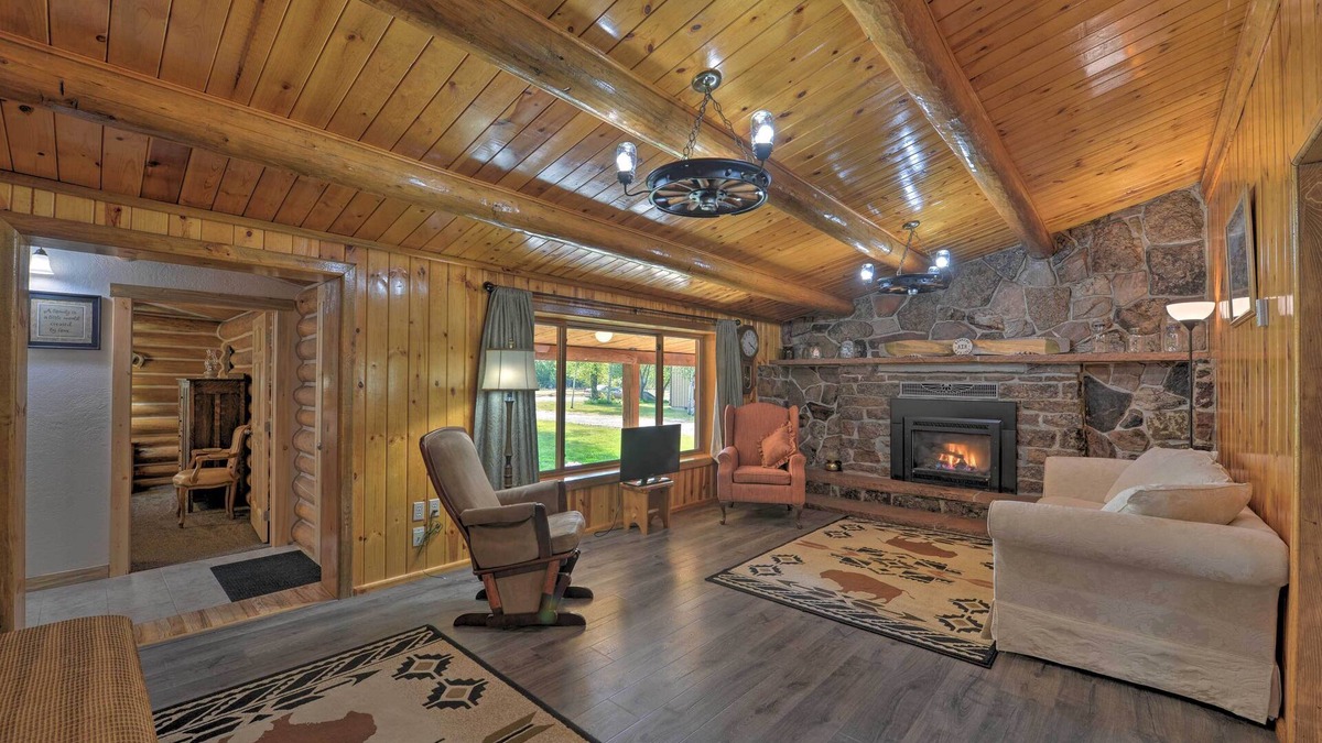 Pinedale House | Cozy WY Home: Rivers, Lakes, Mountains, Wildlife