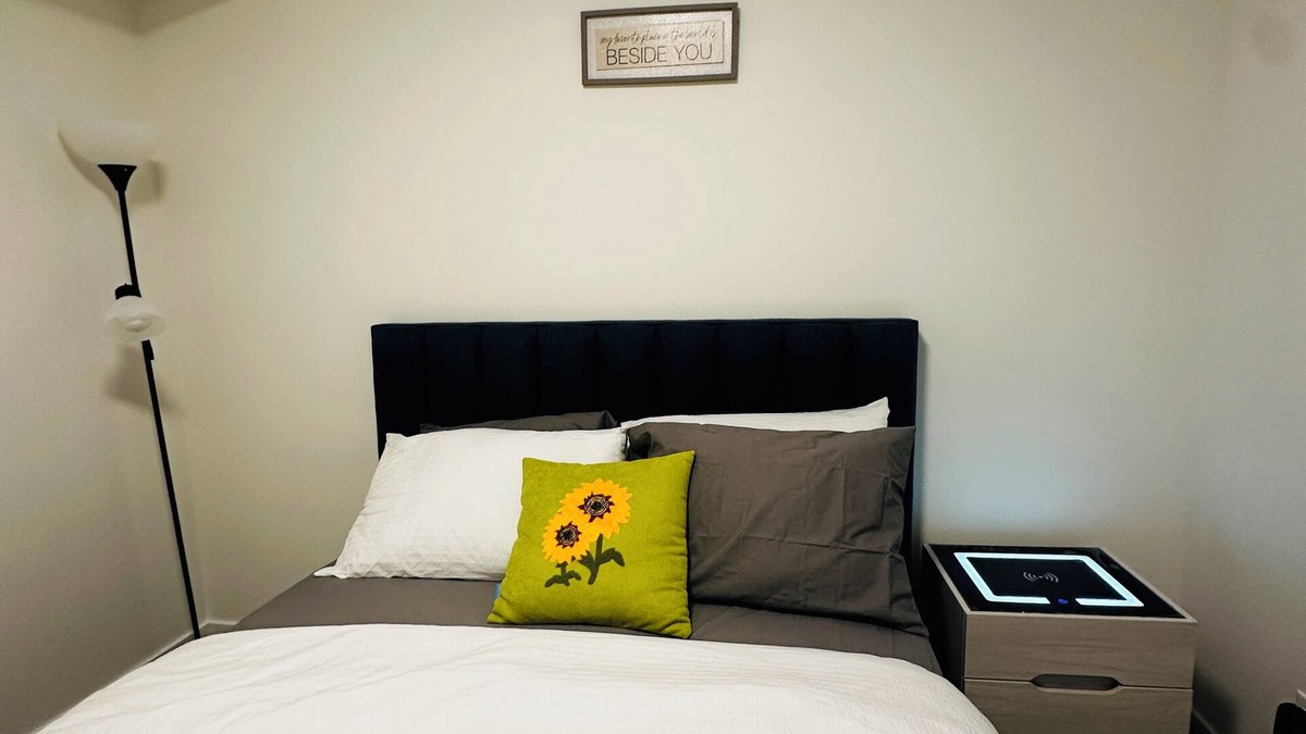 Southwest Calgary House | Cozy1BR Basement Suite- Fully Private