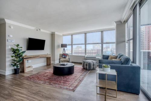 Old Louisville Apartment | CozySuites 800 Tower 1BR with gym! 23