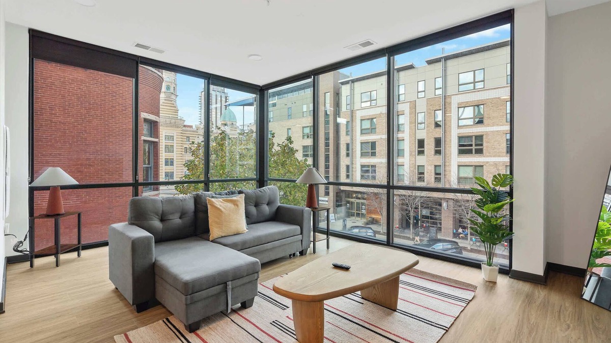 Lockerbie Square Apartment | CozySuites Mass with parking, lounge & roof deck #37
